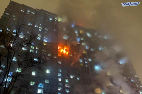 南京小区火灾亲历者：其他楼因电动车着过火 消防隐患曾被关注